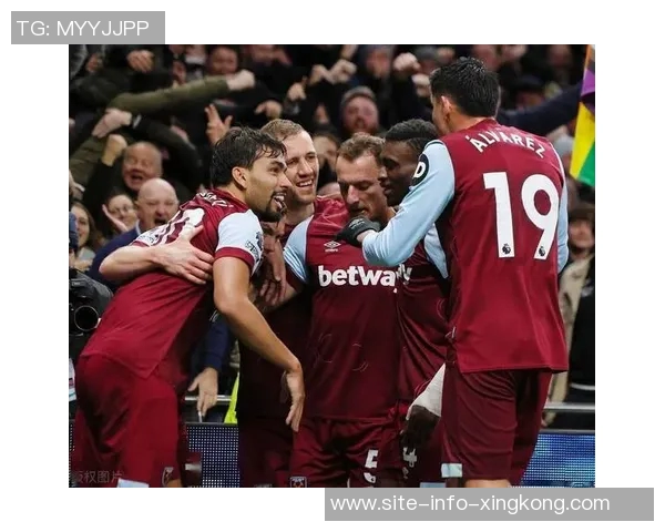 英超战报曼联强势取胜维拉失分曼城客场逆袭热刺展现实力